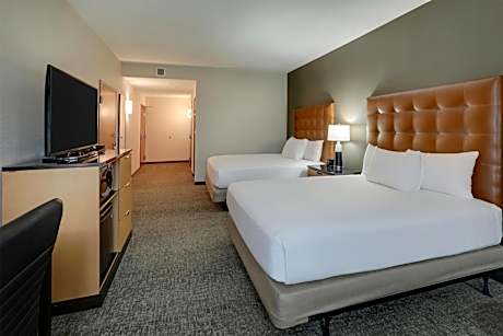 Queen Room with Two Queen Beds - Accessible, Tub