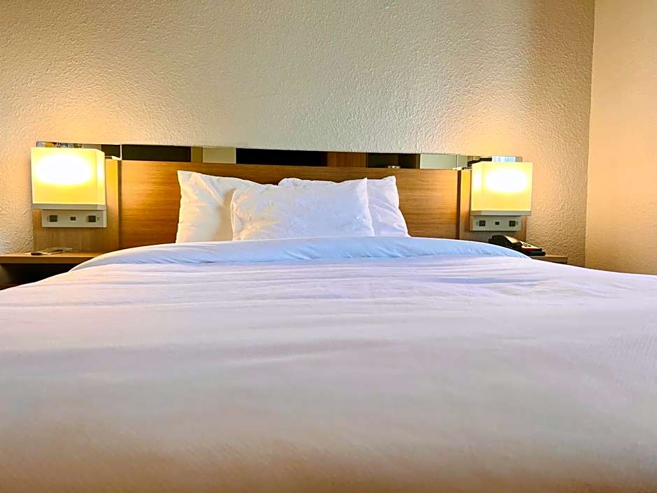 Microtel Inn & Suites by Wyndham Lexington