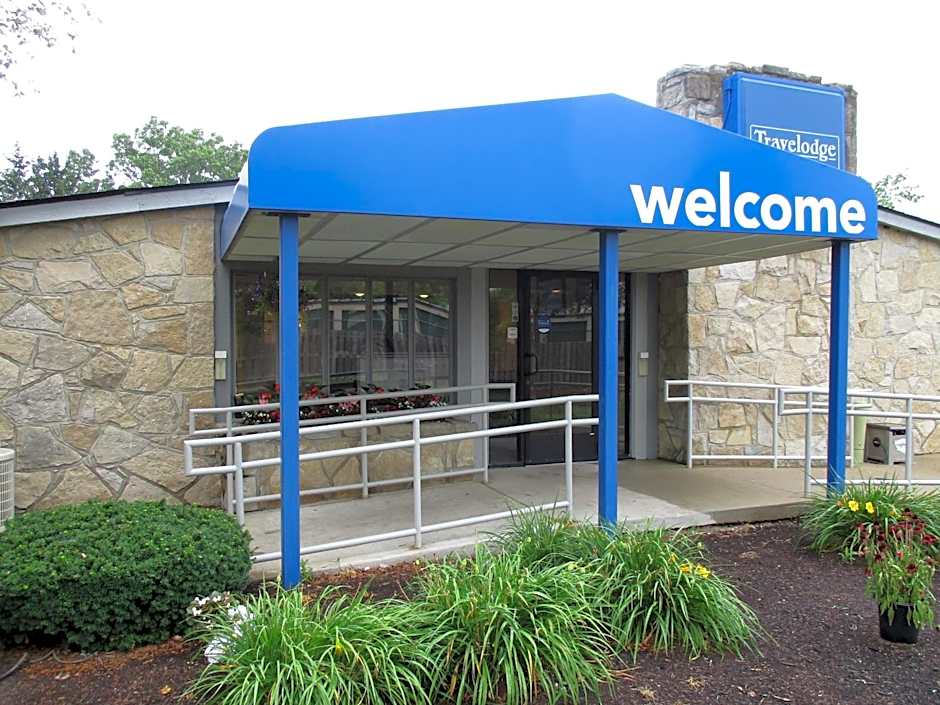 Travelodge by Wyndham Lansing