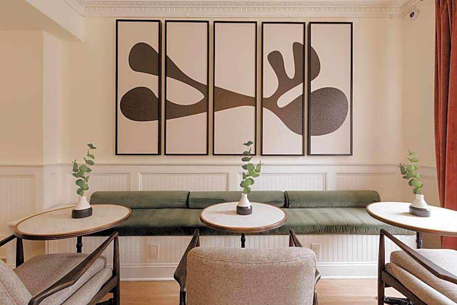 Dupont Circle Embassy Inn by FOUND