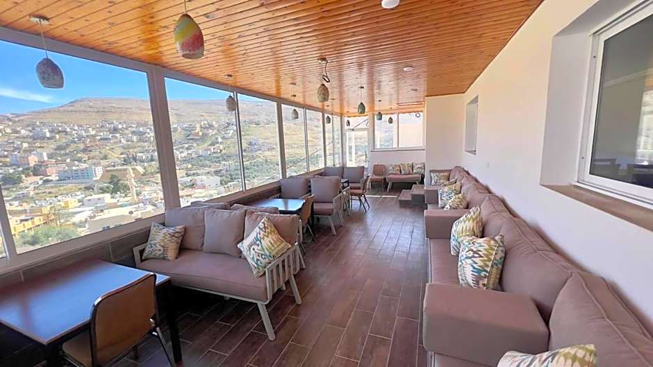 Beit Alshabaan Inn