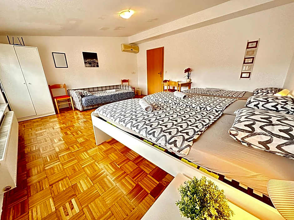 Center Station ROOMS