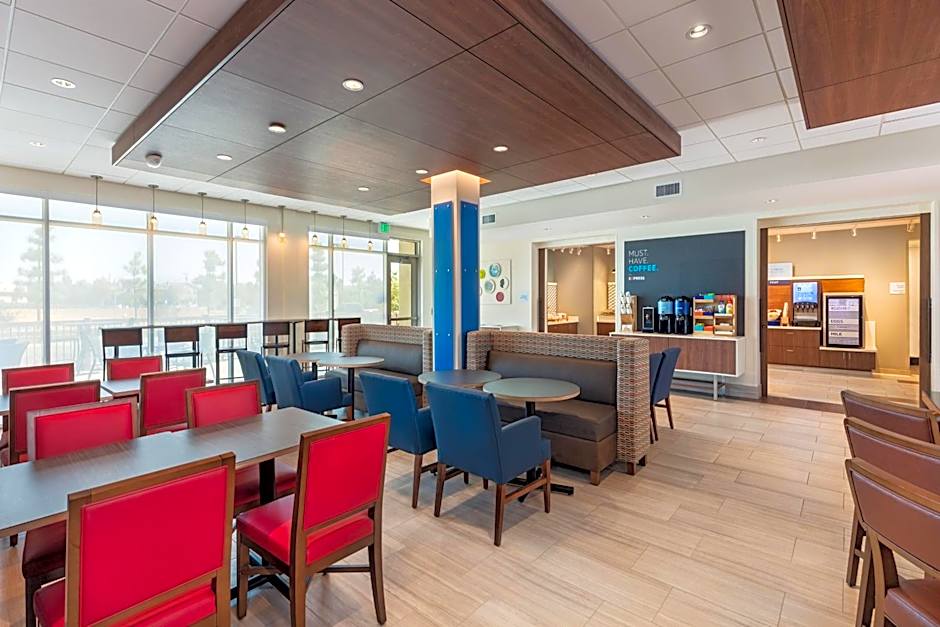 Holiday Inn Express And Suites Moreno Valley - Riverside By IHG