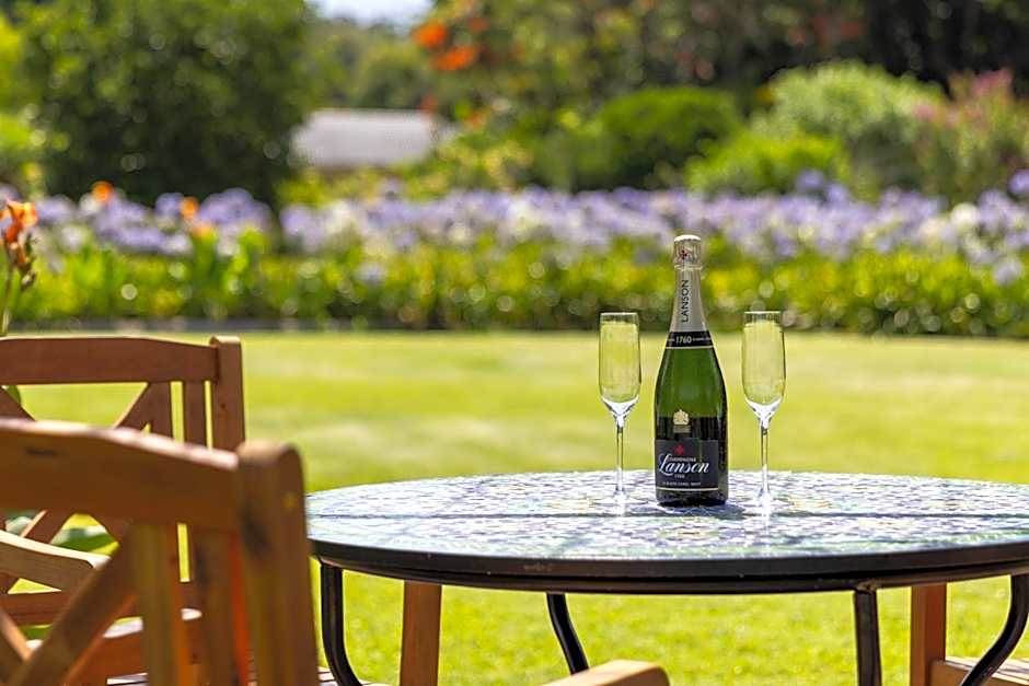 Bon Villas B&B Bonville - Adults Only, Pet Friendly Accommodation