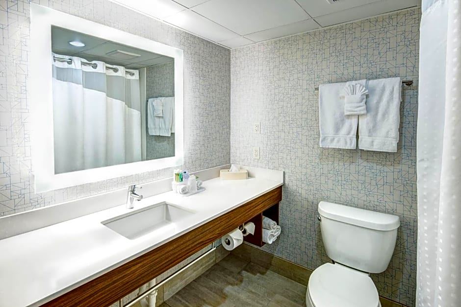 Holiday Inn Express Woodbridge By IHG