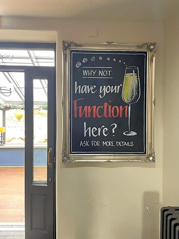 Feildens Arms & Hotel