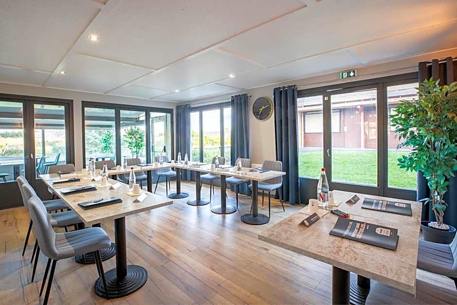 KYRIAD VALENCIENNES SUD - Rouvignies