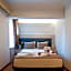 Royce Hotel
