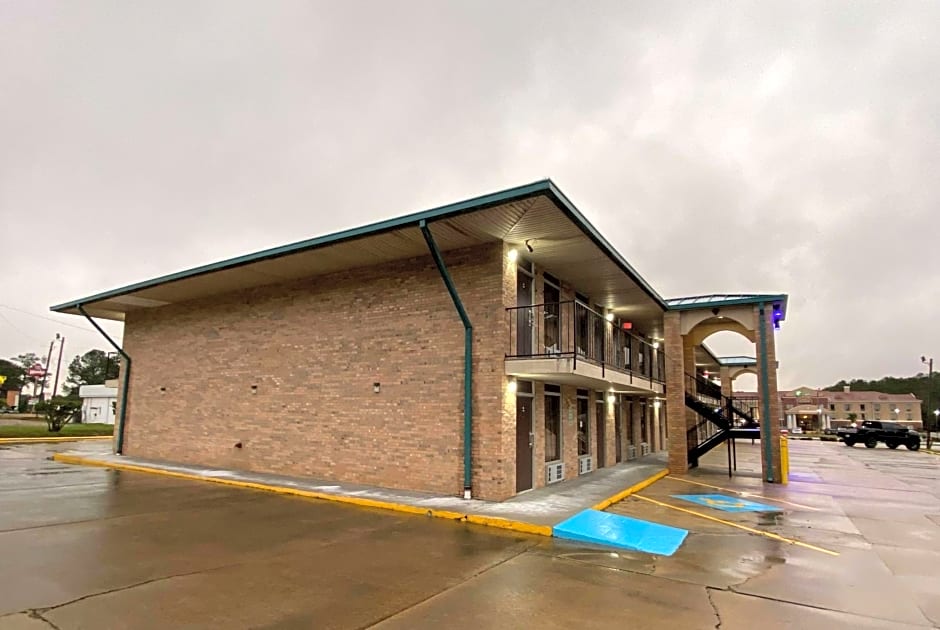 Days Inn by Wyndham Forest