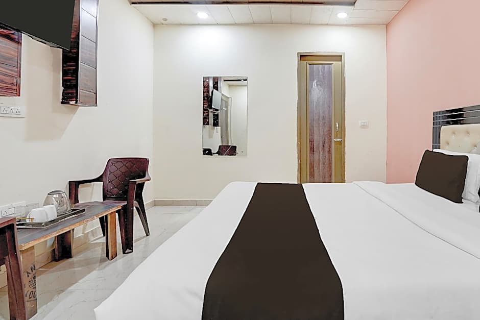 Super Hotel O Zirakpur City Court Complex Formerly The Platinum