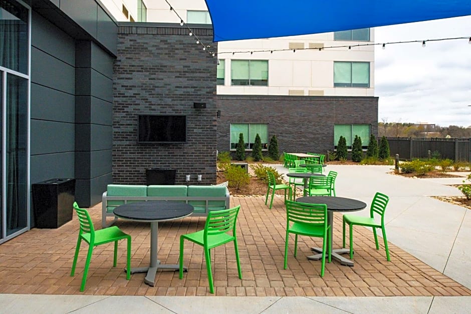 Aloft Charlotte Airport