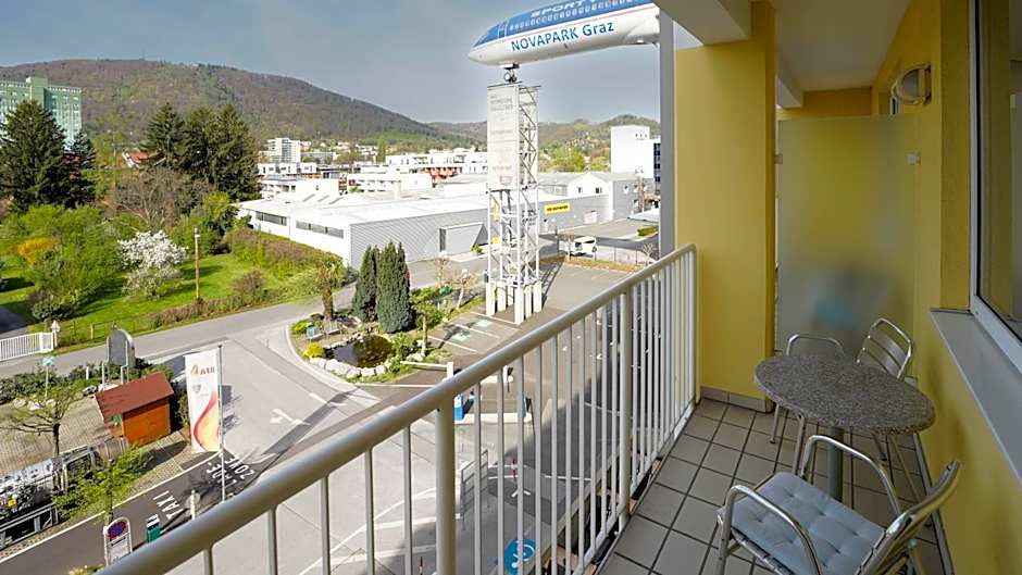 NOVAPARK Flugzeughotel Graz