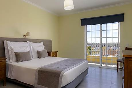 Superior One-Bedroom Apartment