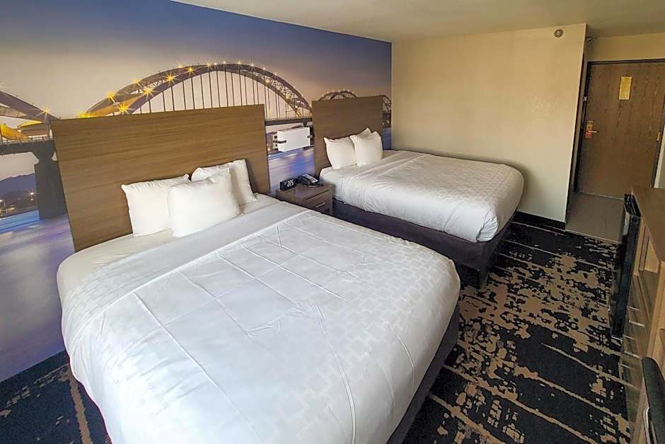 Clarion Pointe Bettendorf - Quad Cities