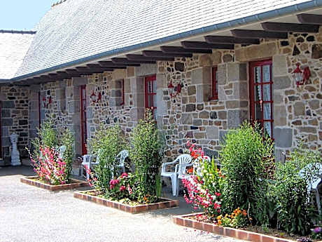 Logis Hôtel Le Relais De Beaucemaine