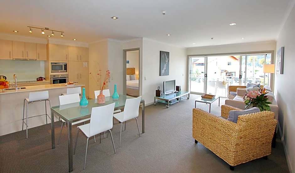 Crow's Nest Apartments