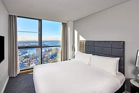 Two-Bedroom Corner Harbor View