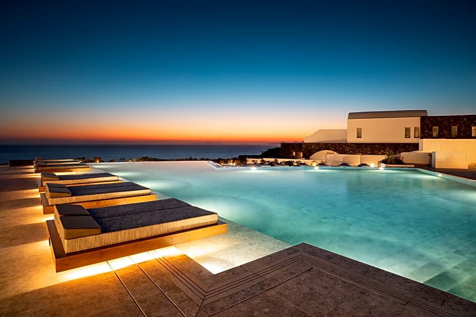 Santo Pure Oia Suites and Villas