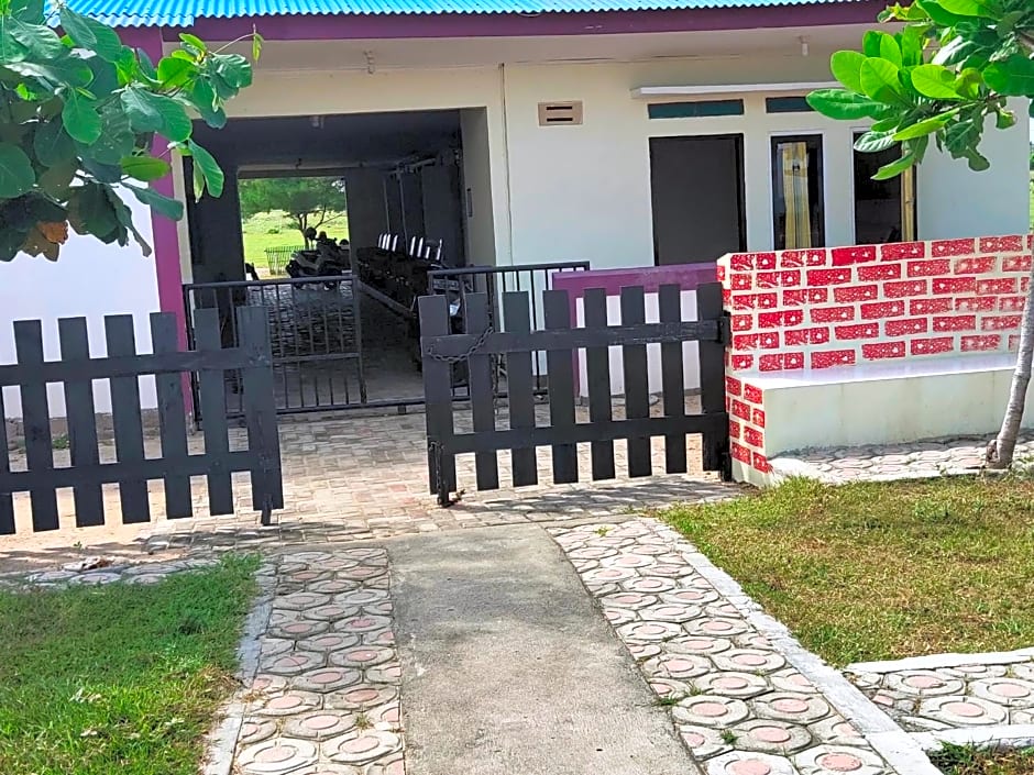 penginapan karanglaut santolo