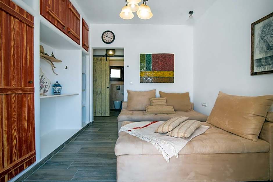 ELAIOLITHOS - Luxury Villa Suites - Adults Only