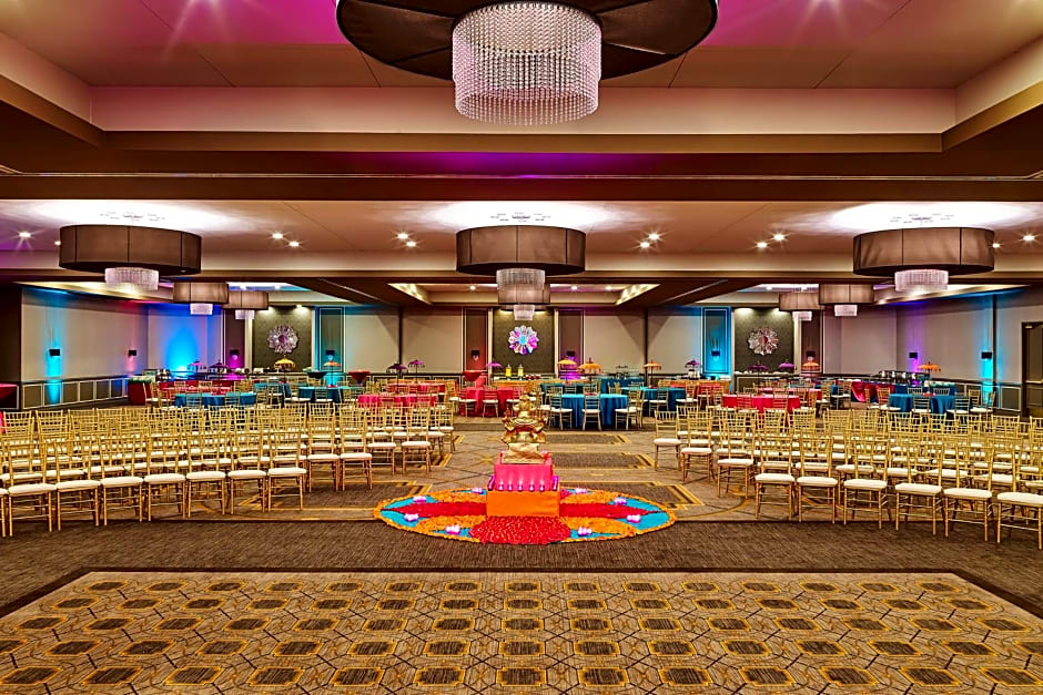 Sheraton Lisle Naperville Hotel