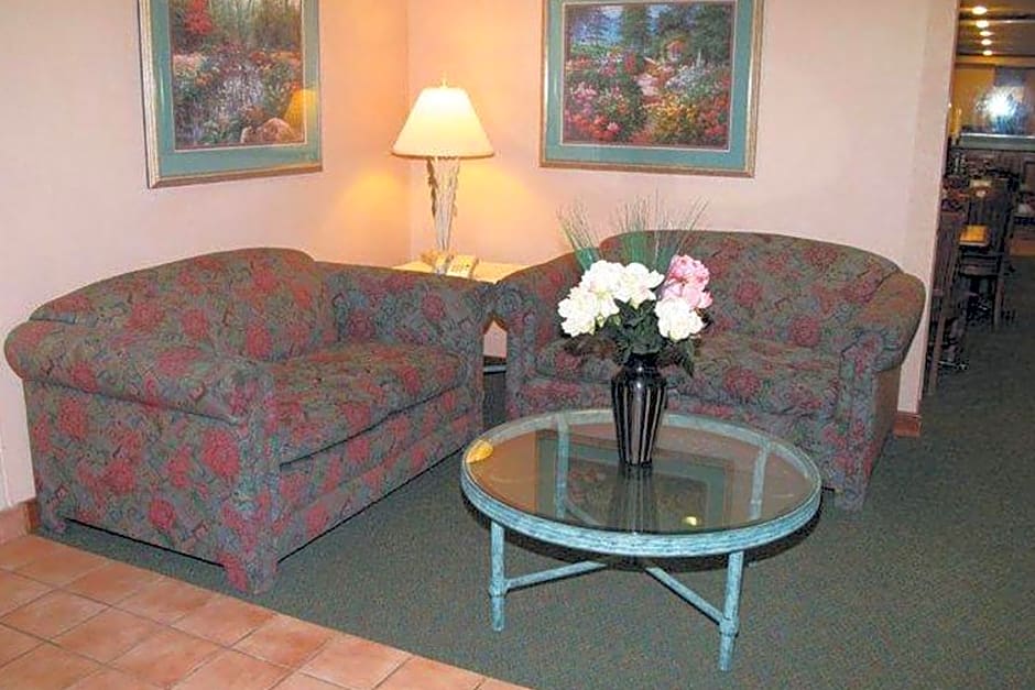 Norwood Inn & Suites Indianapolis East Post Drive