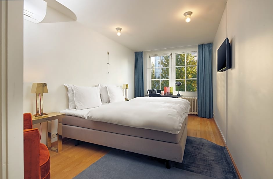 Lloyd Hotel