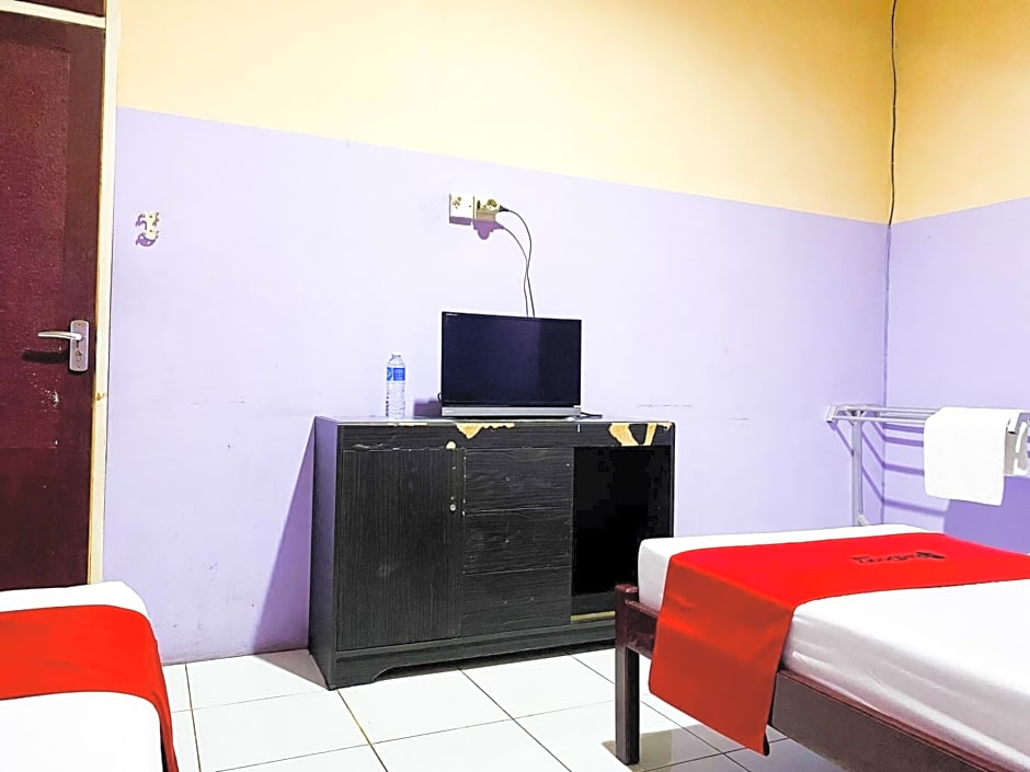 RedDoorz near Terminal Dangerakko Palopo