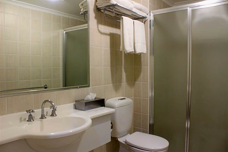 Carlyle Suites & Apartments