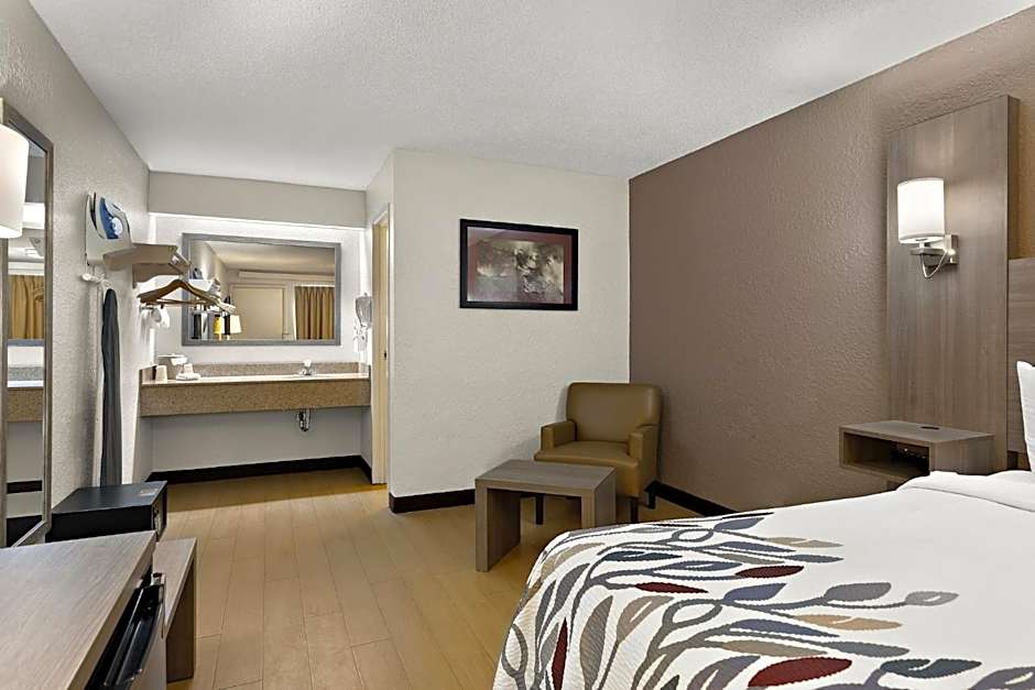 Red Roof Inn Cleveland - Westlake