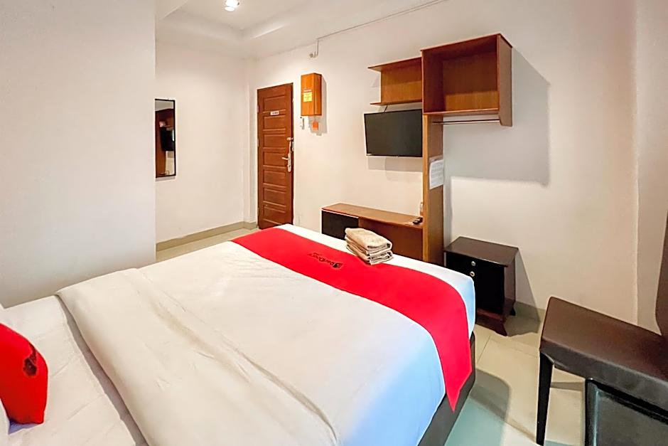 RedDoorz at Vania Residence Medan