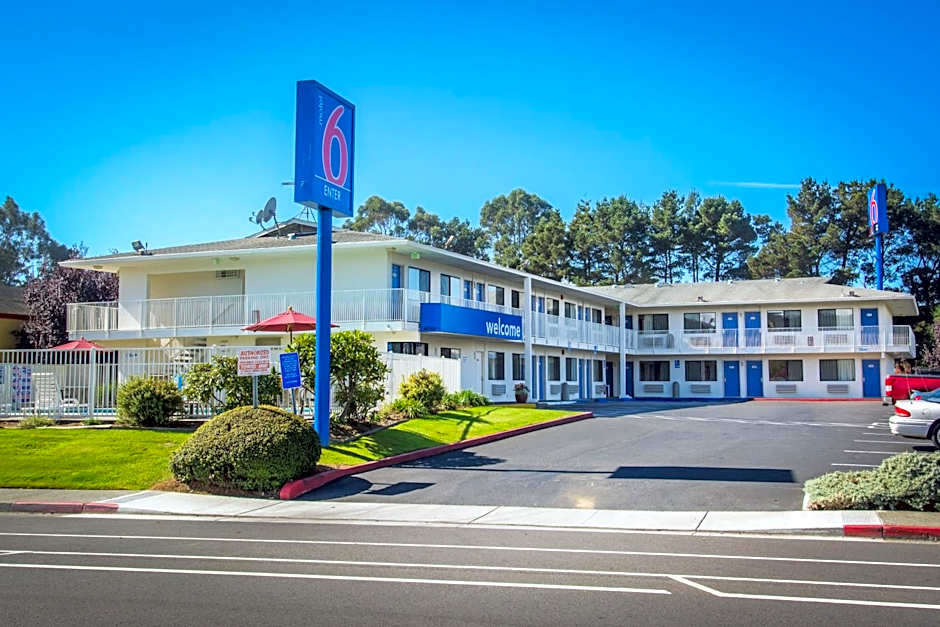 Photo 1 of 26 of Motel 6 Arcata, CA – Cal Poly Humboldt