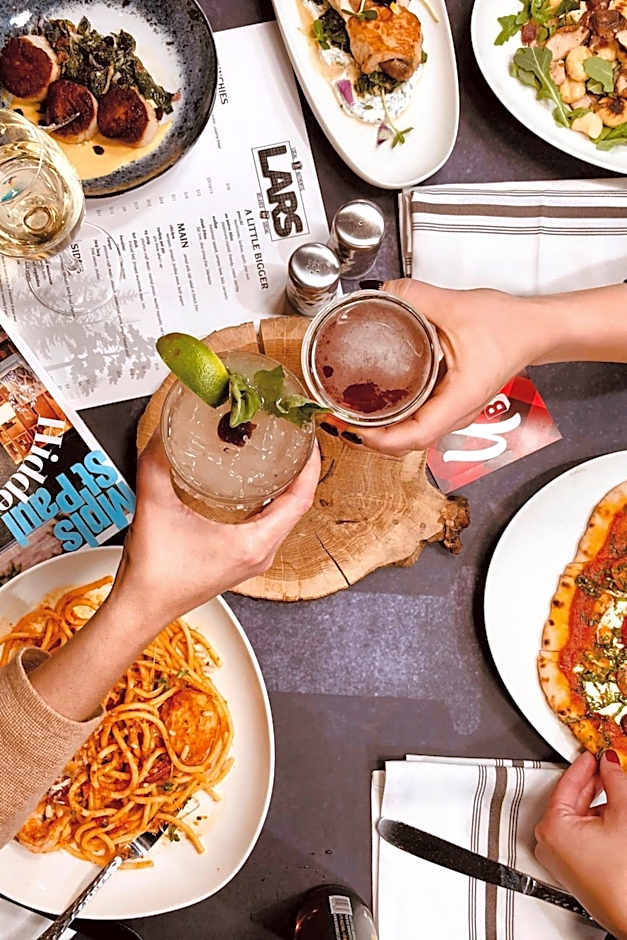 Renaissance by Marriott Minneapolis Bloomington Hotel