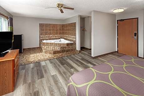 King Suite with Jetted Tub - Non-Smoking