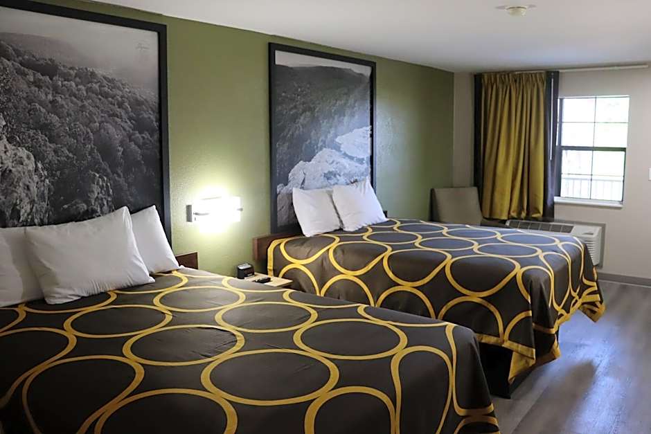 Super 8 by Wyndham Cabot
