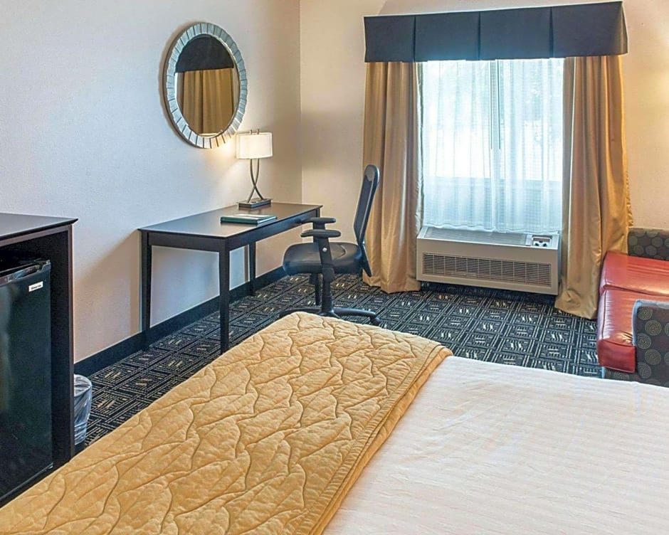 Brooklyn Center Quality Inn