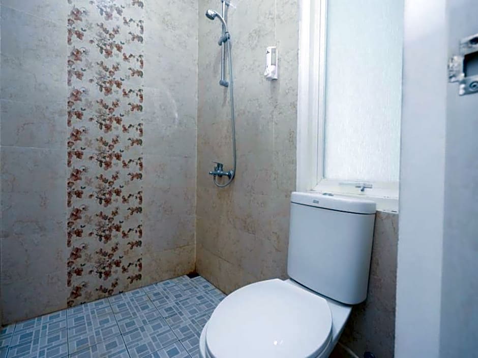 RedDoorz near Plaza Simpang Lima