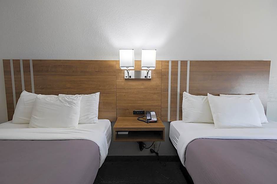 Countryside Inn and Suites