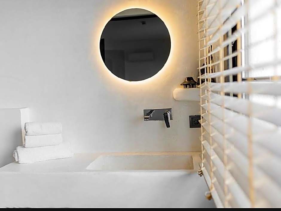 Gran Via Alsancak ( Boutique Hotel )