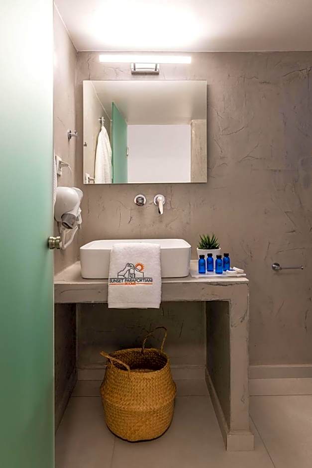 Sunset Paraportiani Rooms