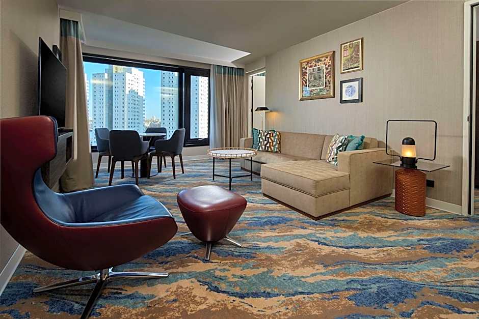 Haven Hotel Rotterdam, Curio Collection by Hilton