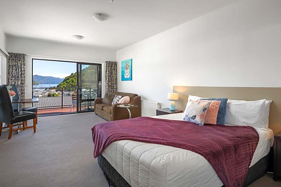 Photo 1 of 9 of Studio 1 Queen Bed, Sea View