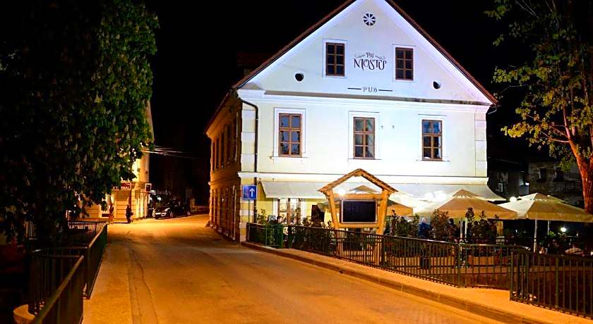 Hotel Pri mostu