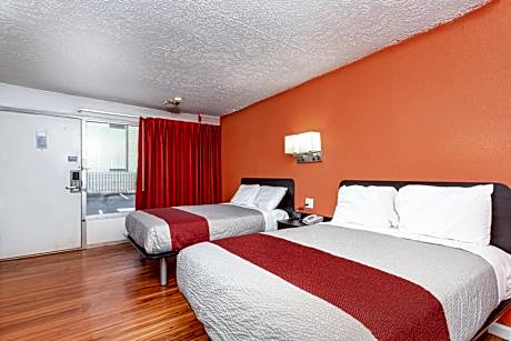 2 Full Bed Accessible Smoking