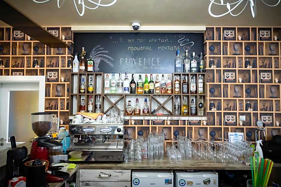 семеен хотел Прованс Ахелой