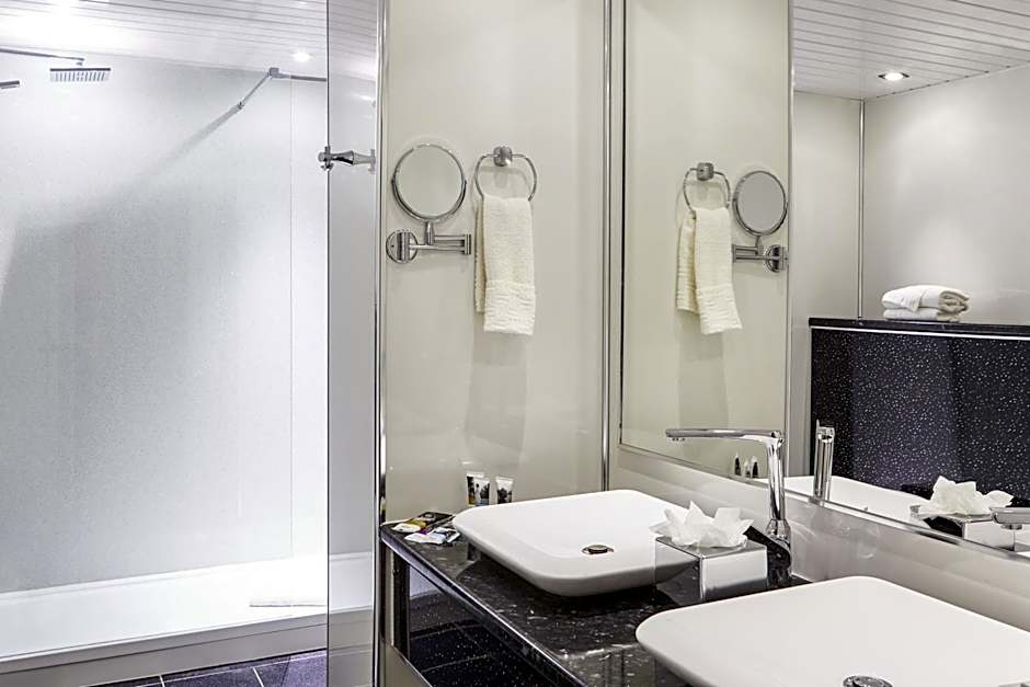 Mercure St Helens