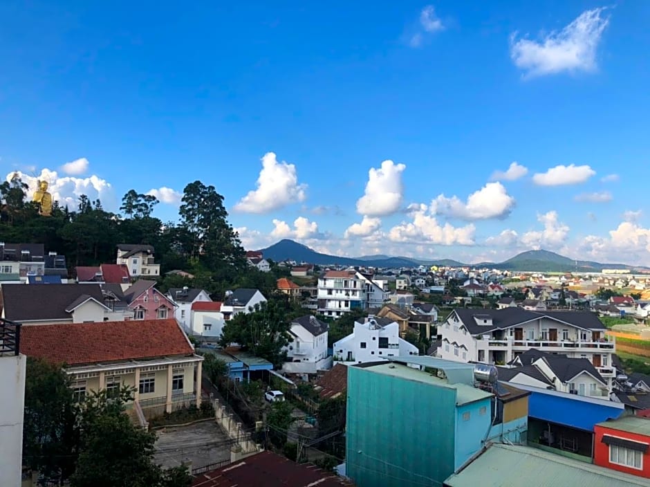Cozy Hotel – Dalat, KS