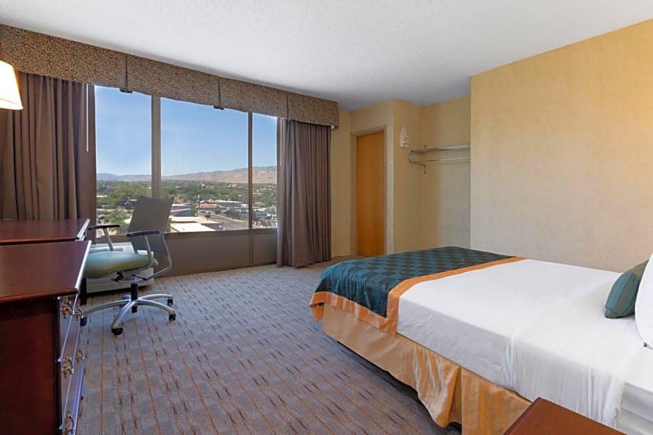 Ramada by Wyndham Reno Hotel and Casino