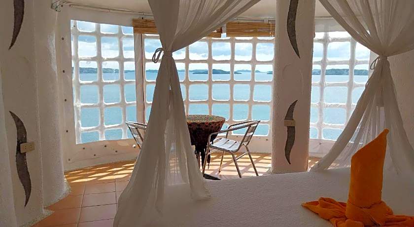 Al Faro Cosmio Hotel