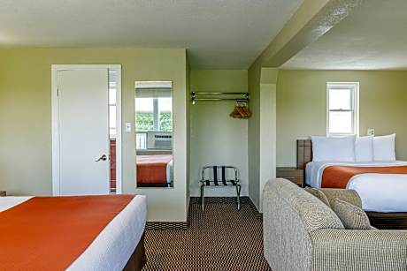 King Studio with Sofa Bed - Non-Smoking